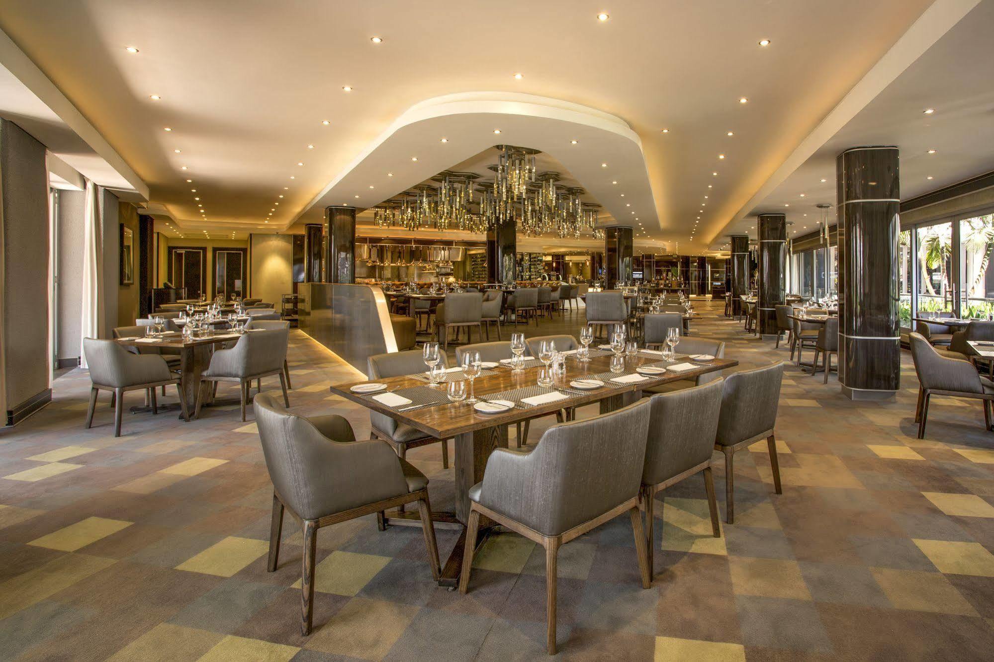 Southern Sun Grayston Sandton 4* Johannesburg