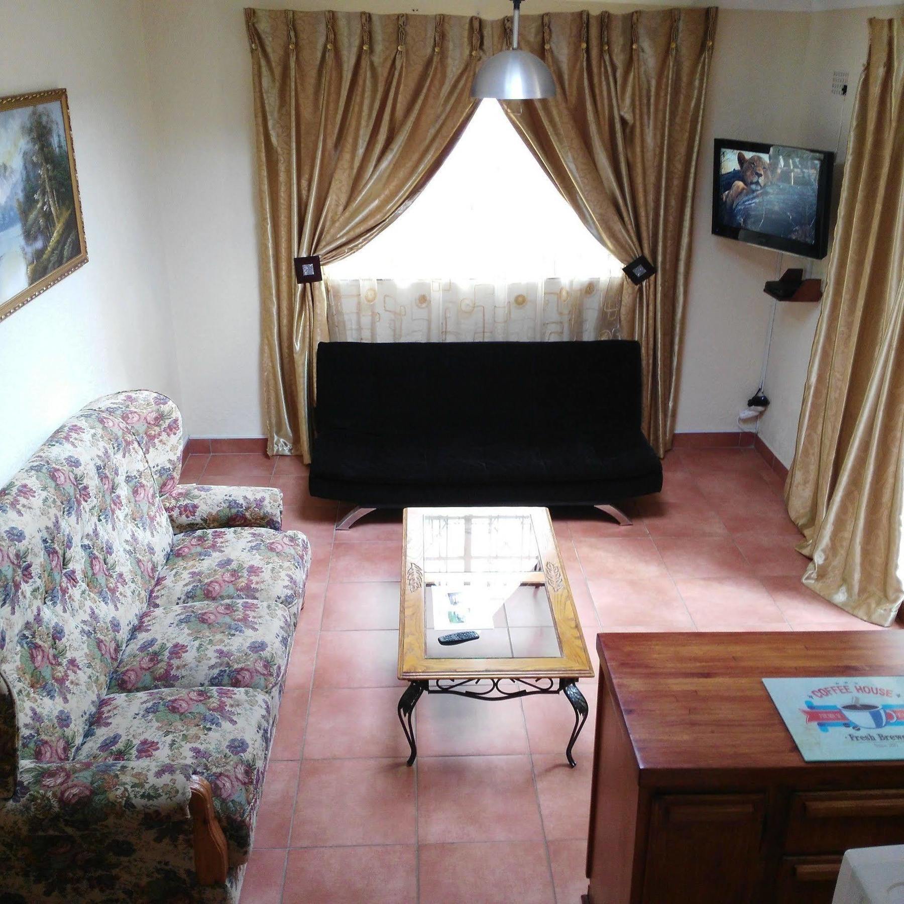 Suburbian 3*