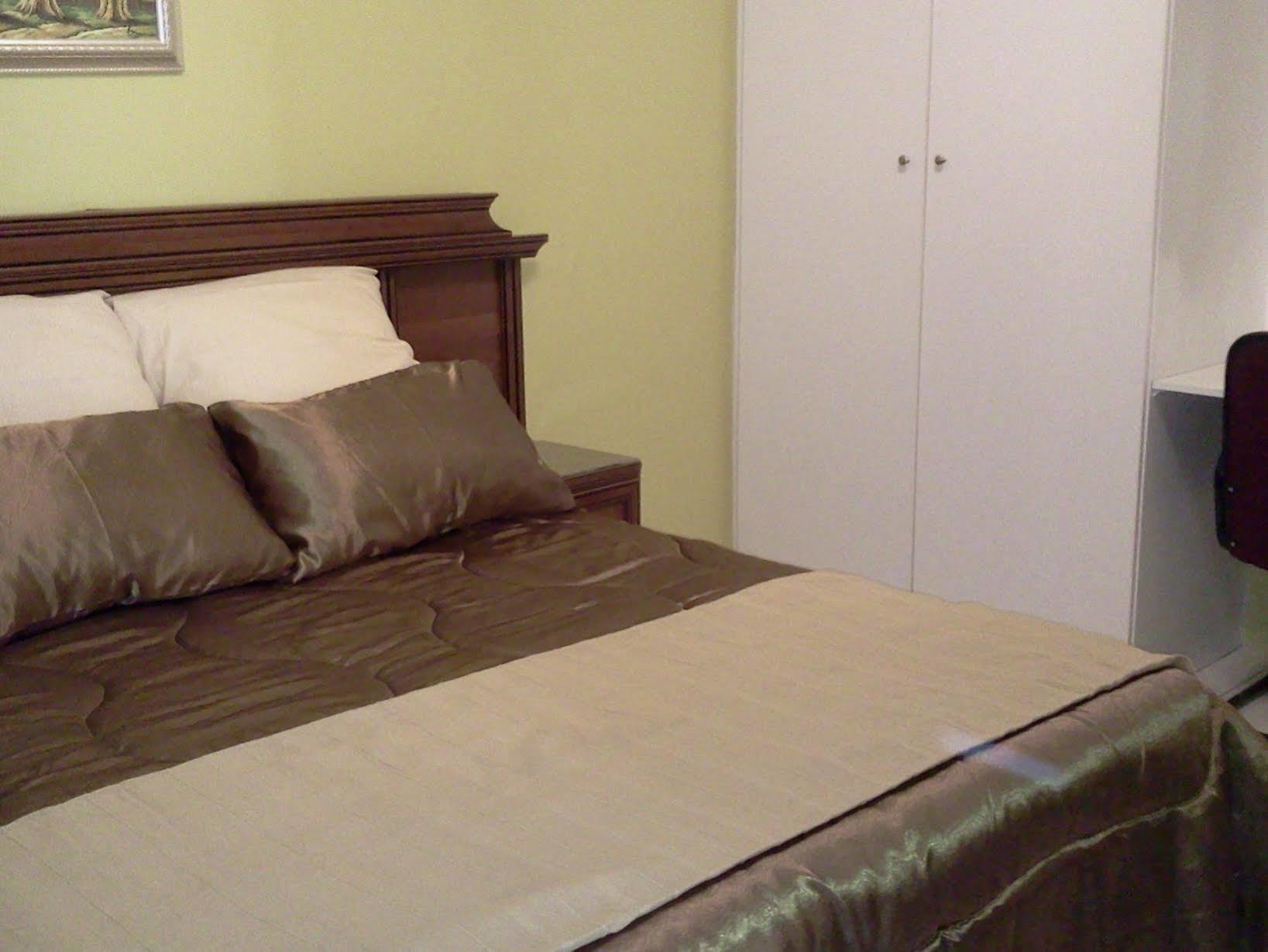Suburbian Casa de hóspedes 3*