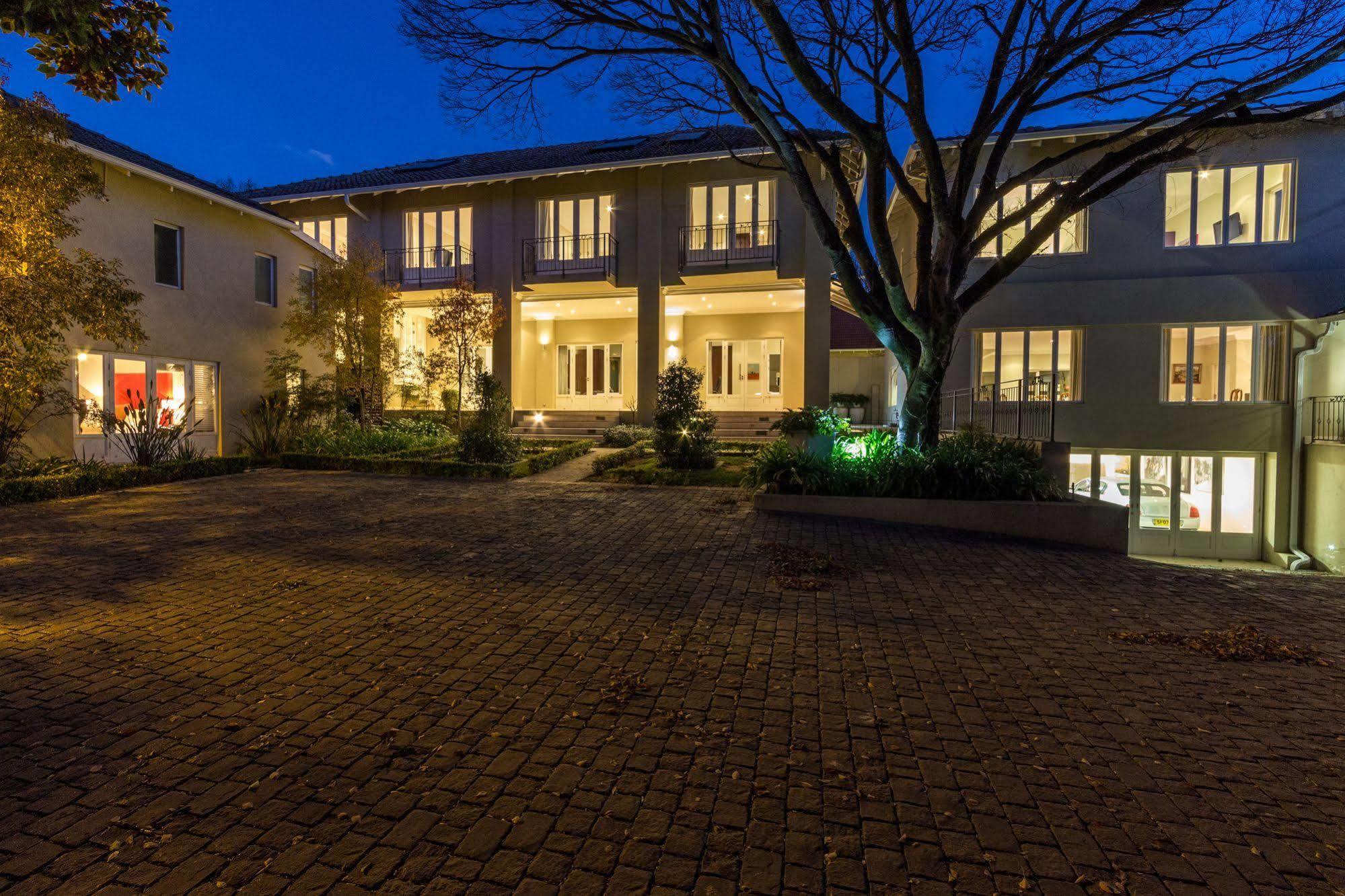 Guest house Q On First Johannesburg