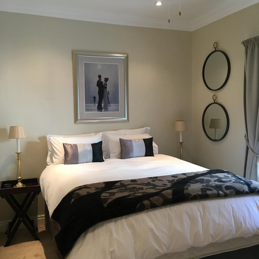 Vair's Place In Sandton Paulshof - Apartment, Lux Suites & Apartment