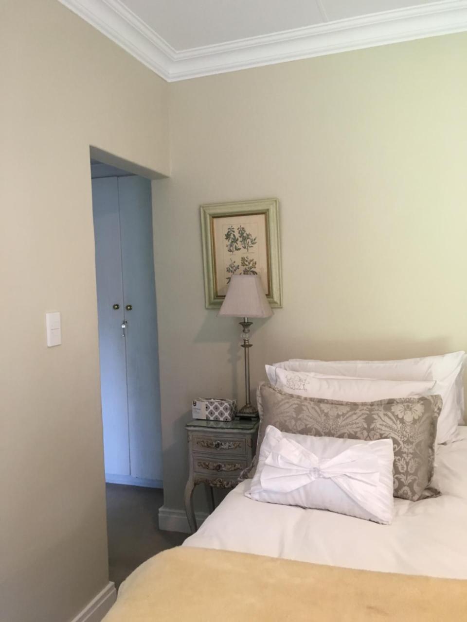 Vair's Place In Sandton Paulshof - Apartment, Lux Suites & Apartment Johannesburg