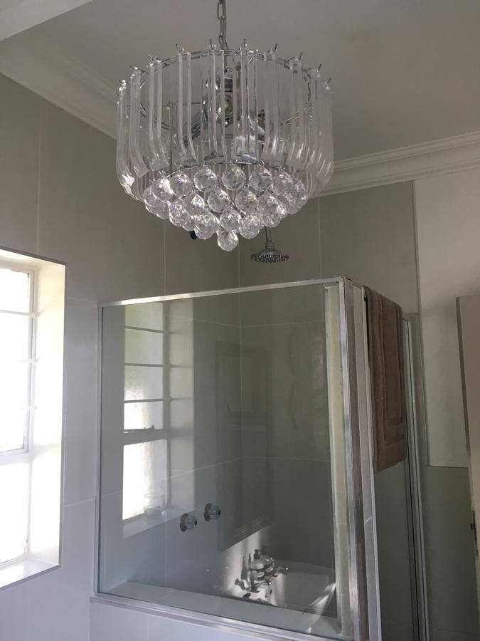 Vair's Place In Sandton Paulshof - Apartment, Lux Suites & Apartment
