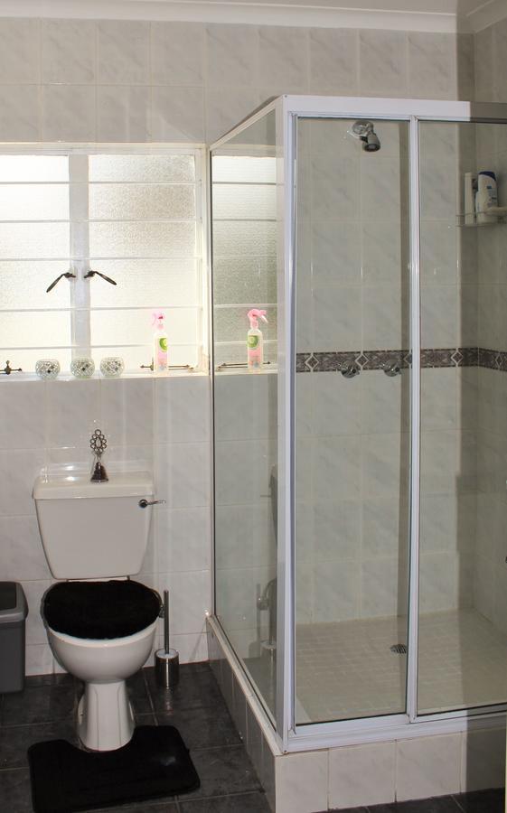 Vair's Place In Sandton Paulshof - Apartment, Lux Suites & * Johannesburg