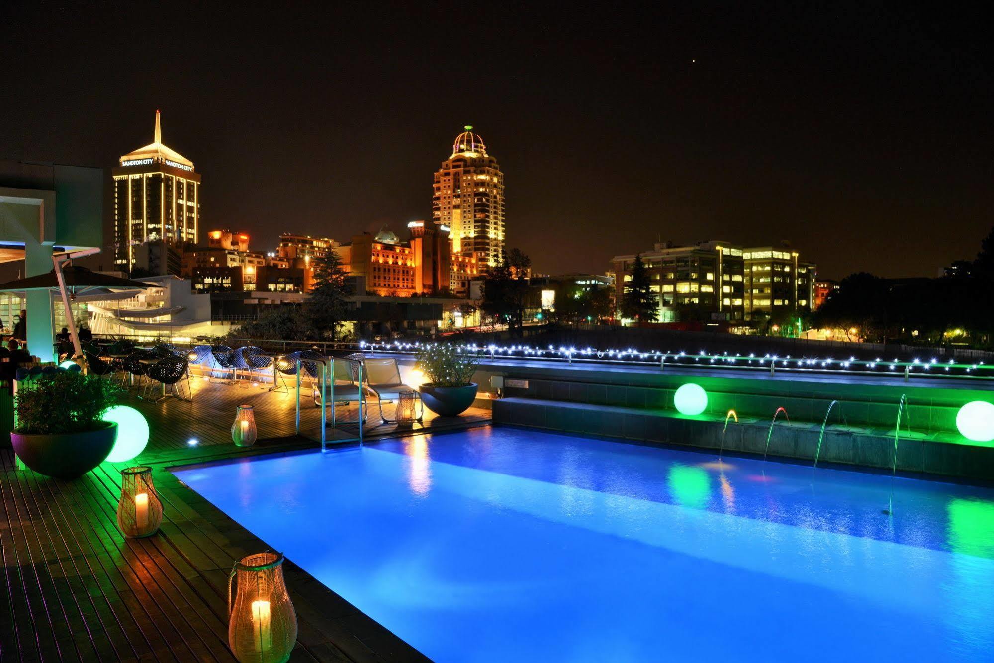 Radisson Blu Gautrain Hotel, Sandton 4*