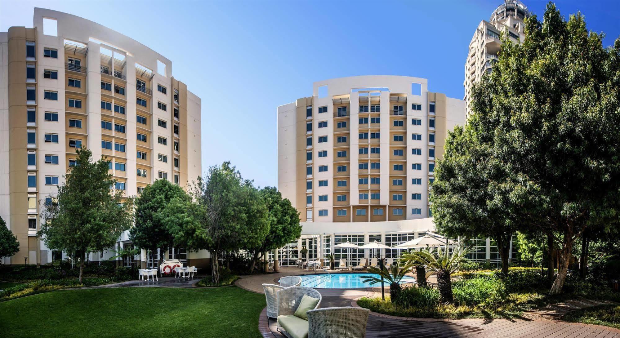 Garden Court Sandton Hotel 3*