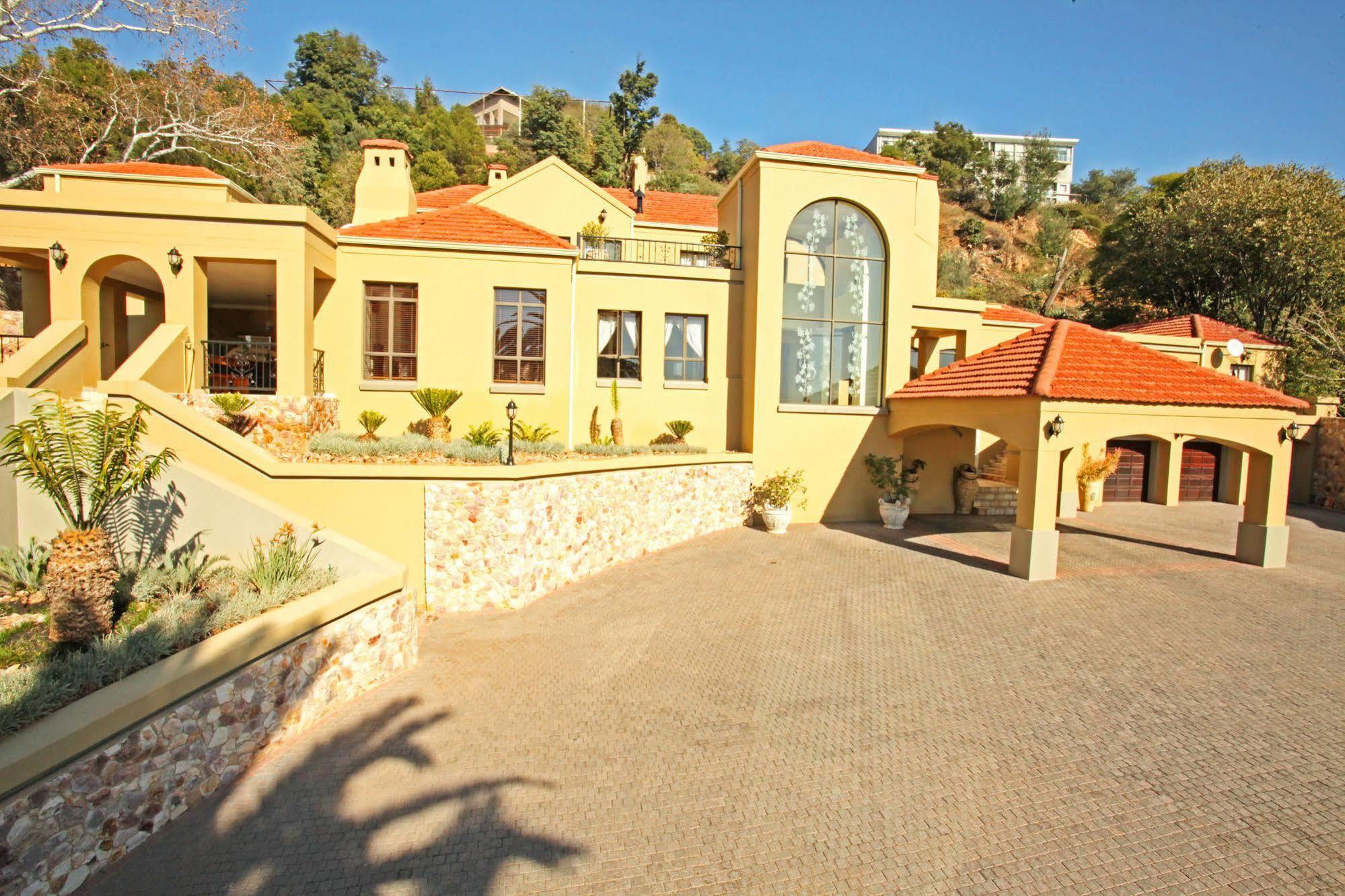 Guest house 12 On Hillel Guest Manor