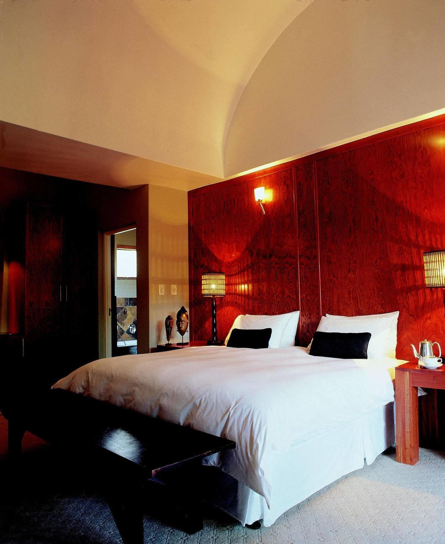 Bompas Hotel