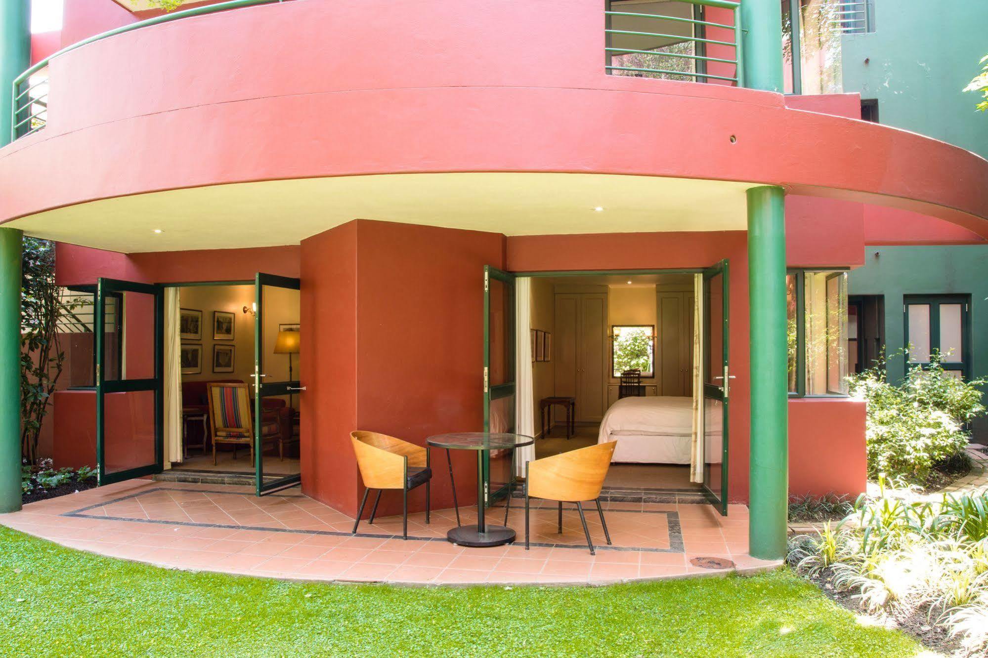 Bompas Hotel