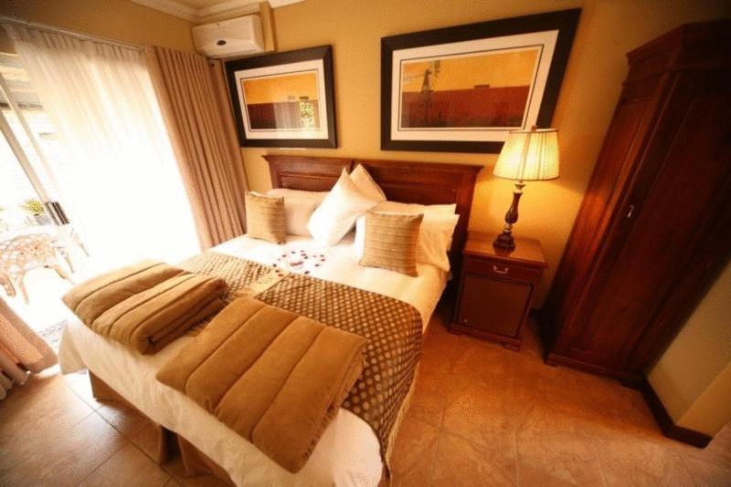 Nhà khách Le Cozmo 4*