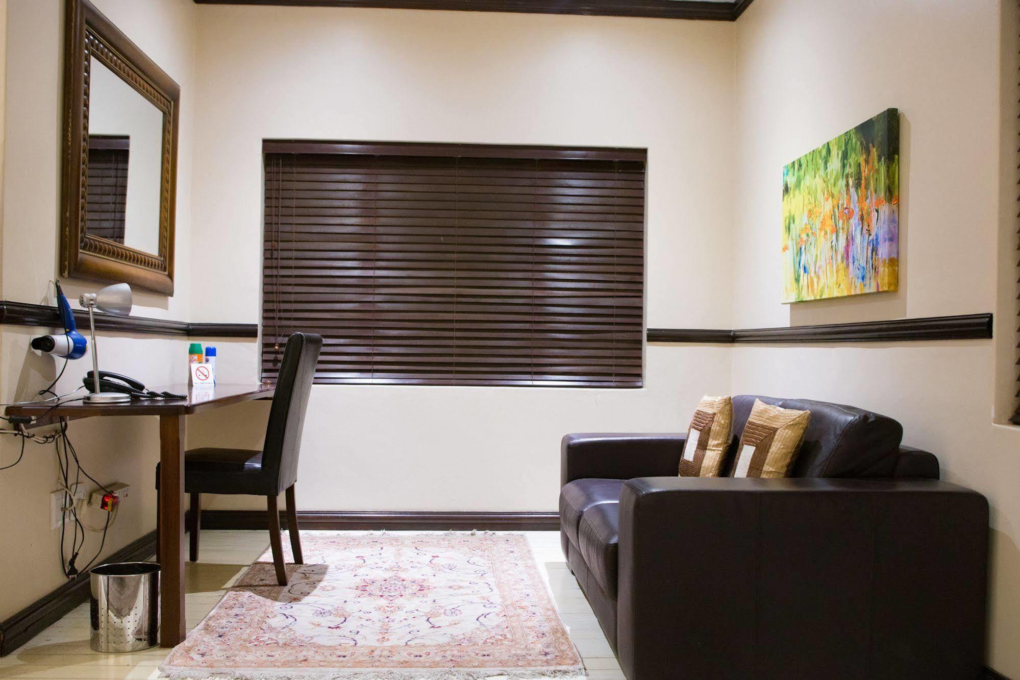 No66 Sandton Apartment *