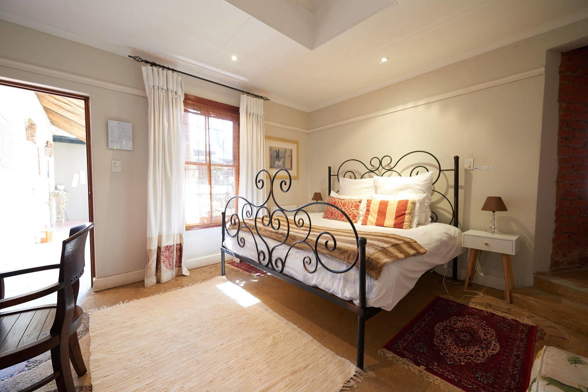 84 On 4th Guest house Johannesburg