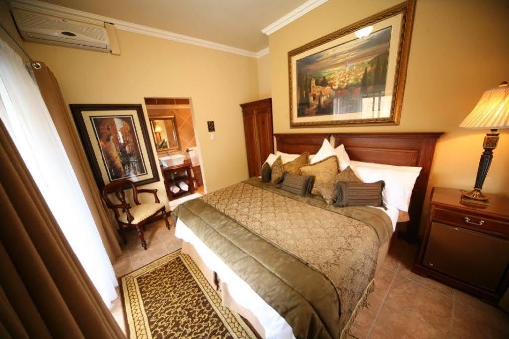 Le Cozmo Nhà khách 4*