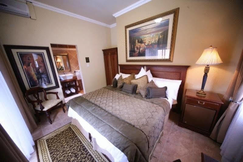 Le Cozmo Johannesburg