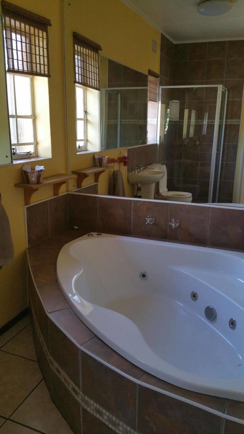Flintstones Fourways Guest house 3*