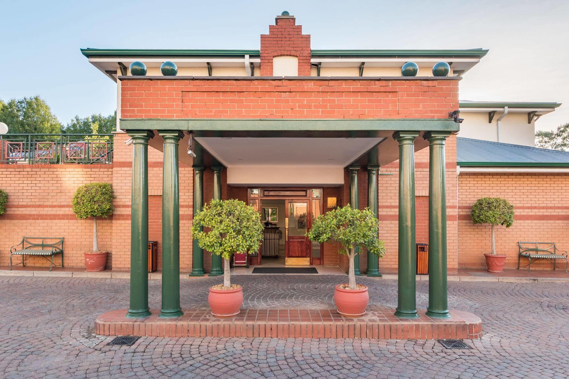 Courtyard Rosebank 4* Johannesburg