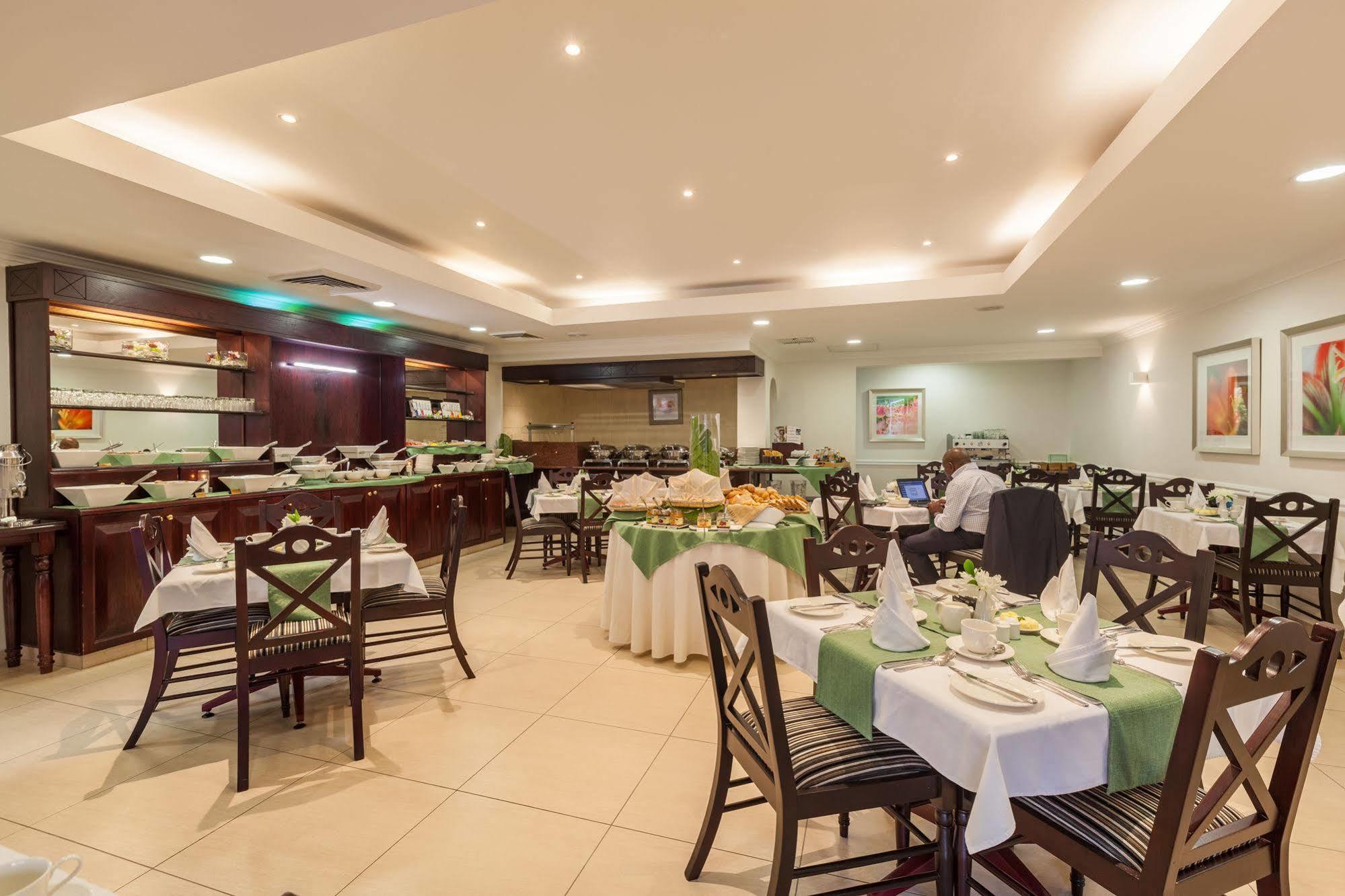 Hotel Courtyard Rosebank