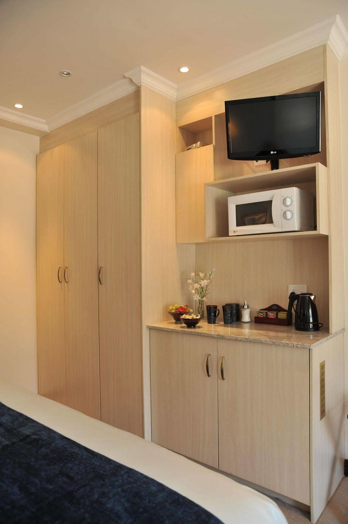 Guest house Claires Of Sandton Luxury