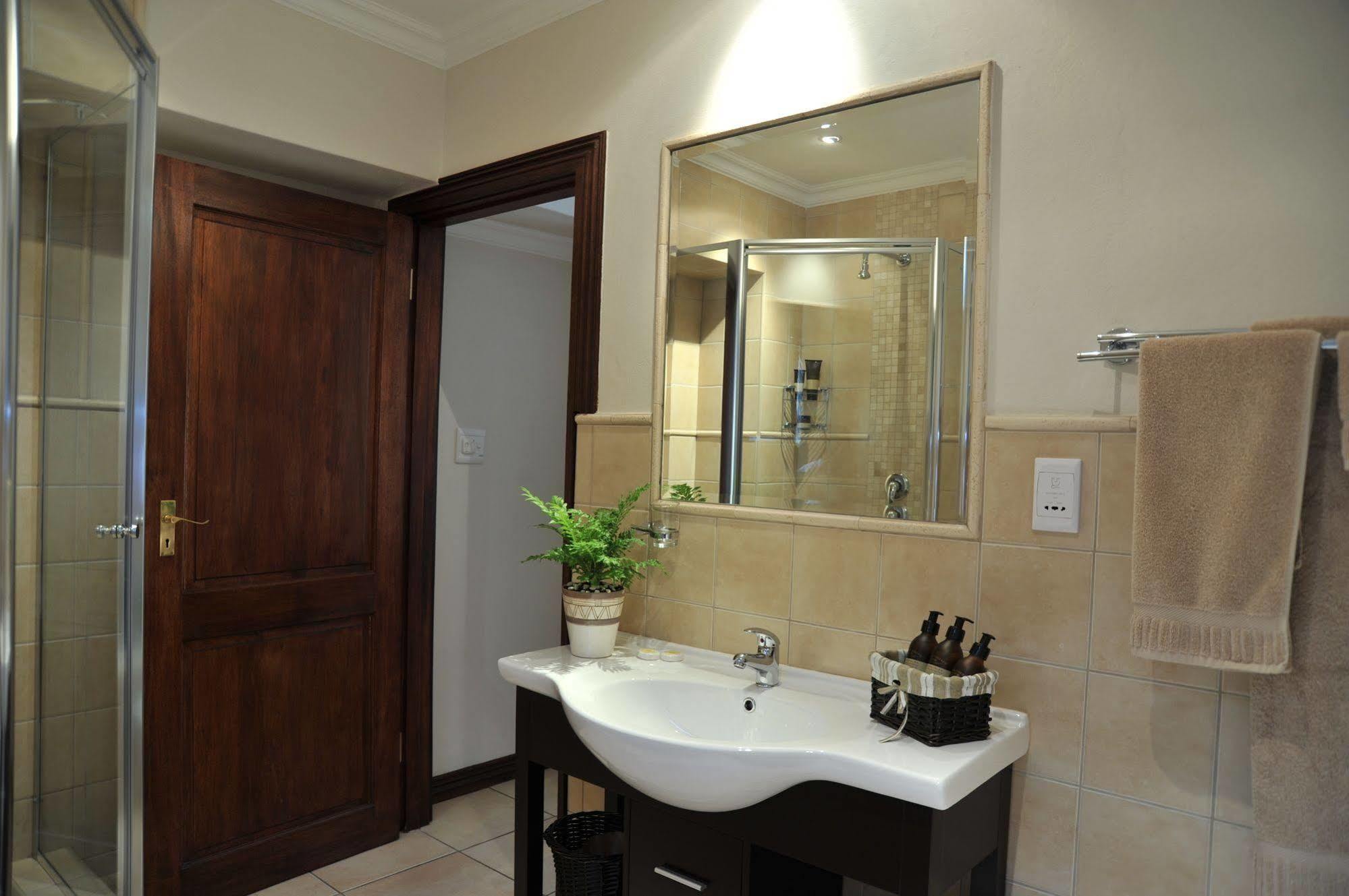 Claires Of Sandton Luxury 4*