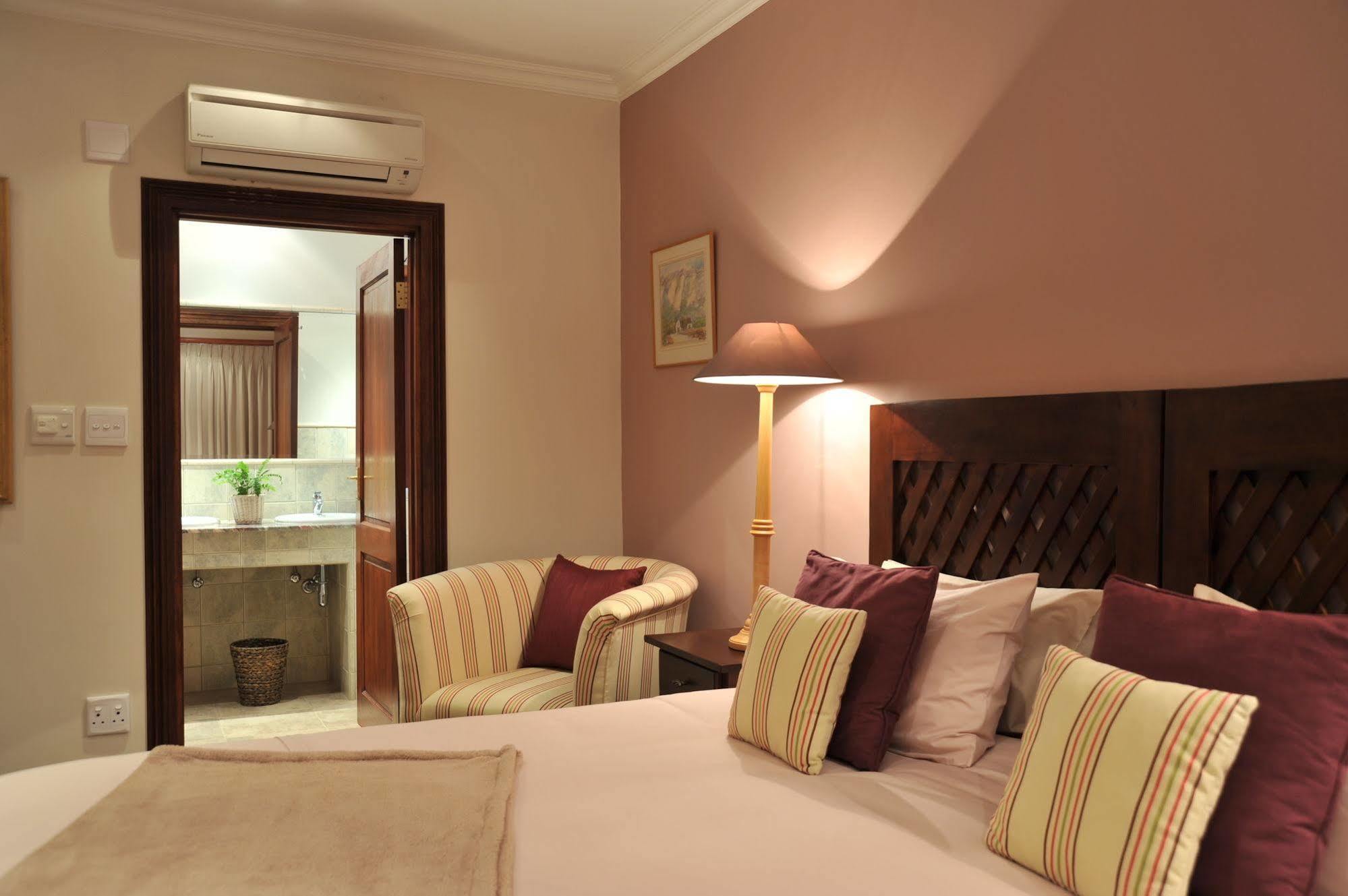 Guest house Claires Of Sandton Luxury 4*