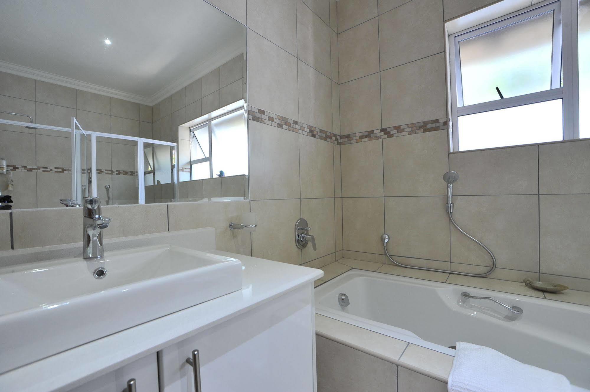 Fifteenon Orange Guest Lodge Guest house 3*
