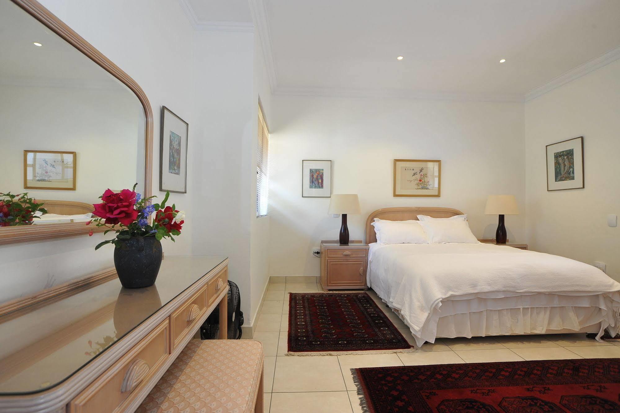 Fifteenon Orange Guest Lodge 3*