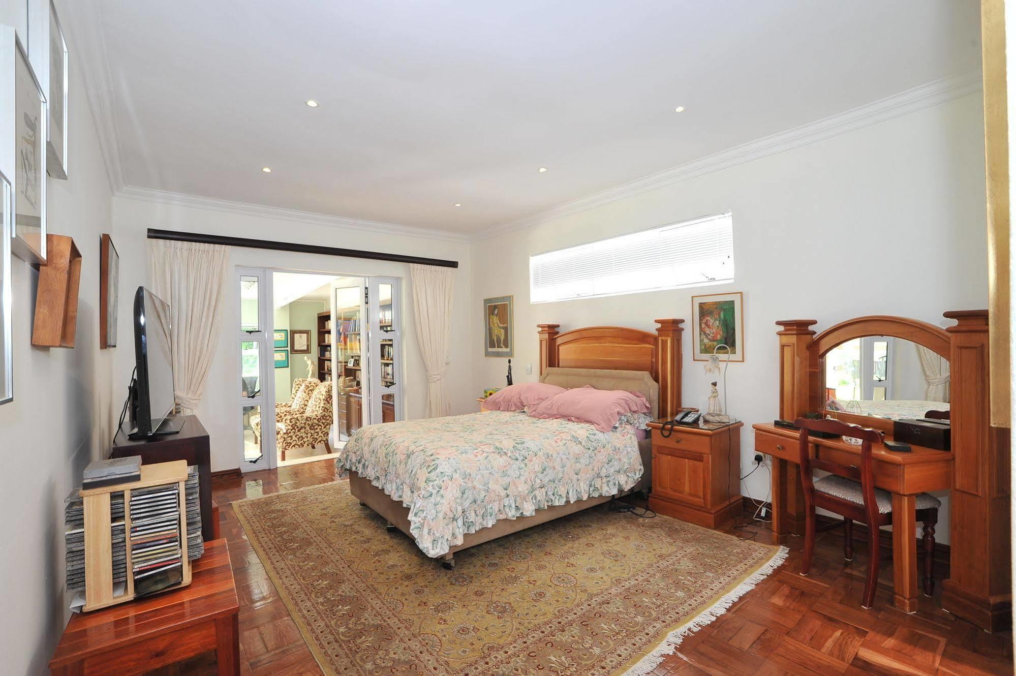 Guest house Fifteenon Orange Guest Lodge 3*