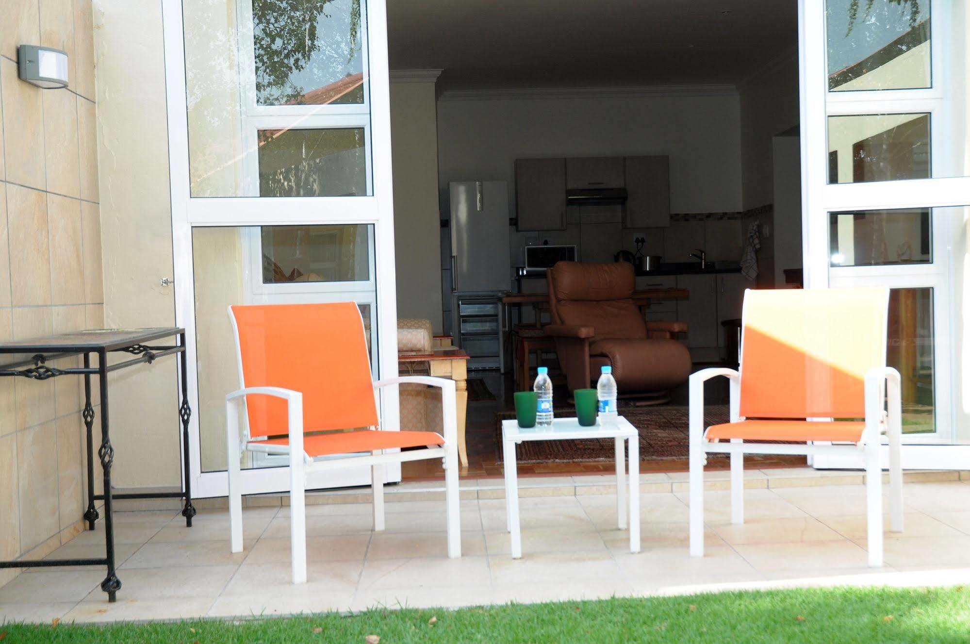 Fifteenon Orange Guest Lodge 3*
