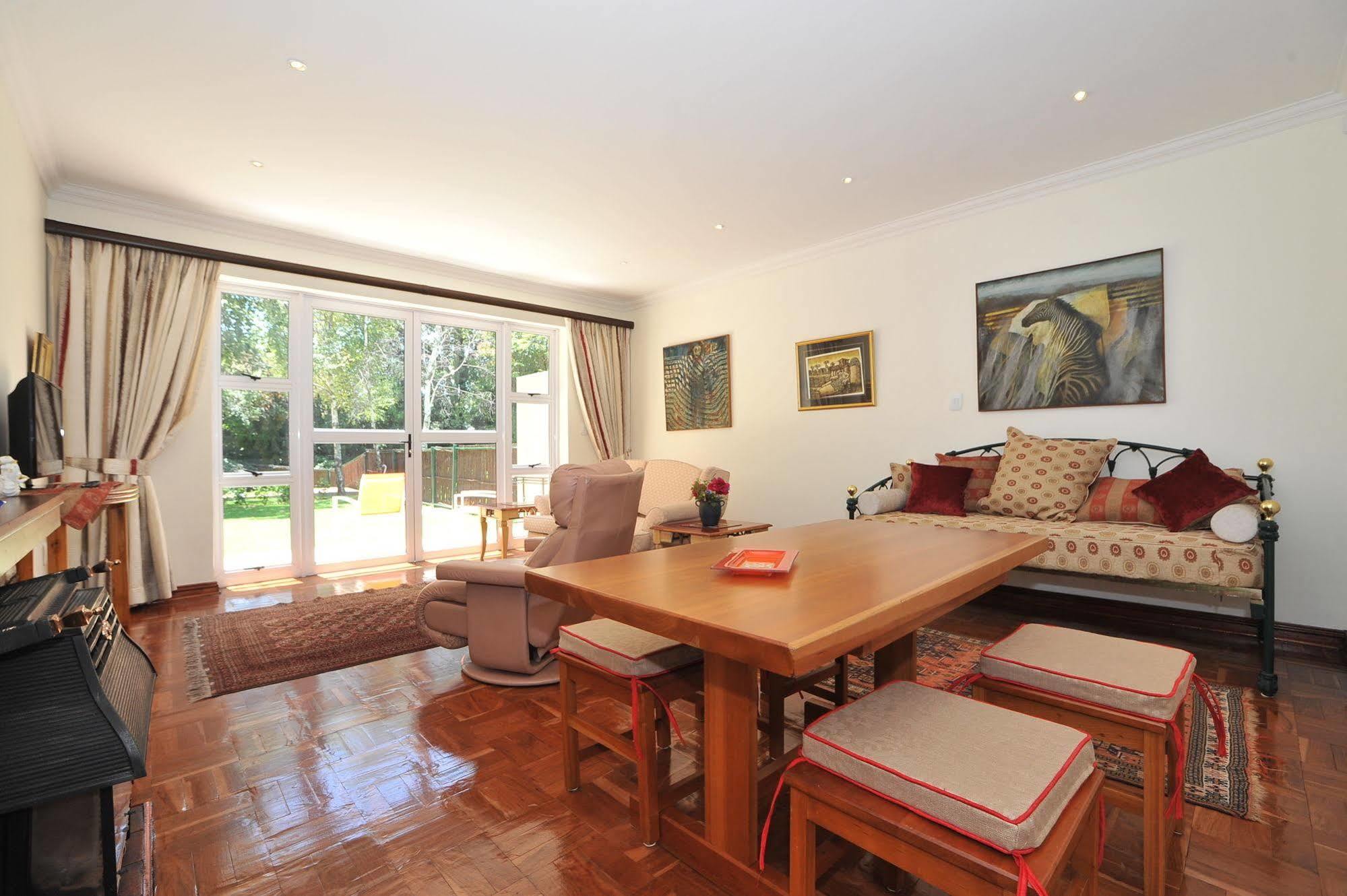 Fifteenon Orange Guest Lodge Guest house 3*