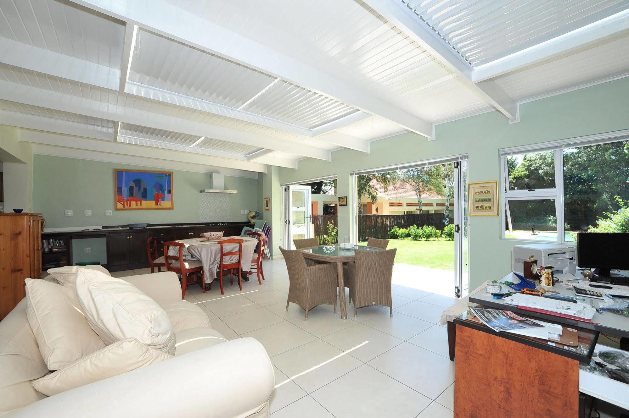 Fifteenon Orange Guest Lodge 3*
