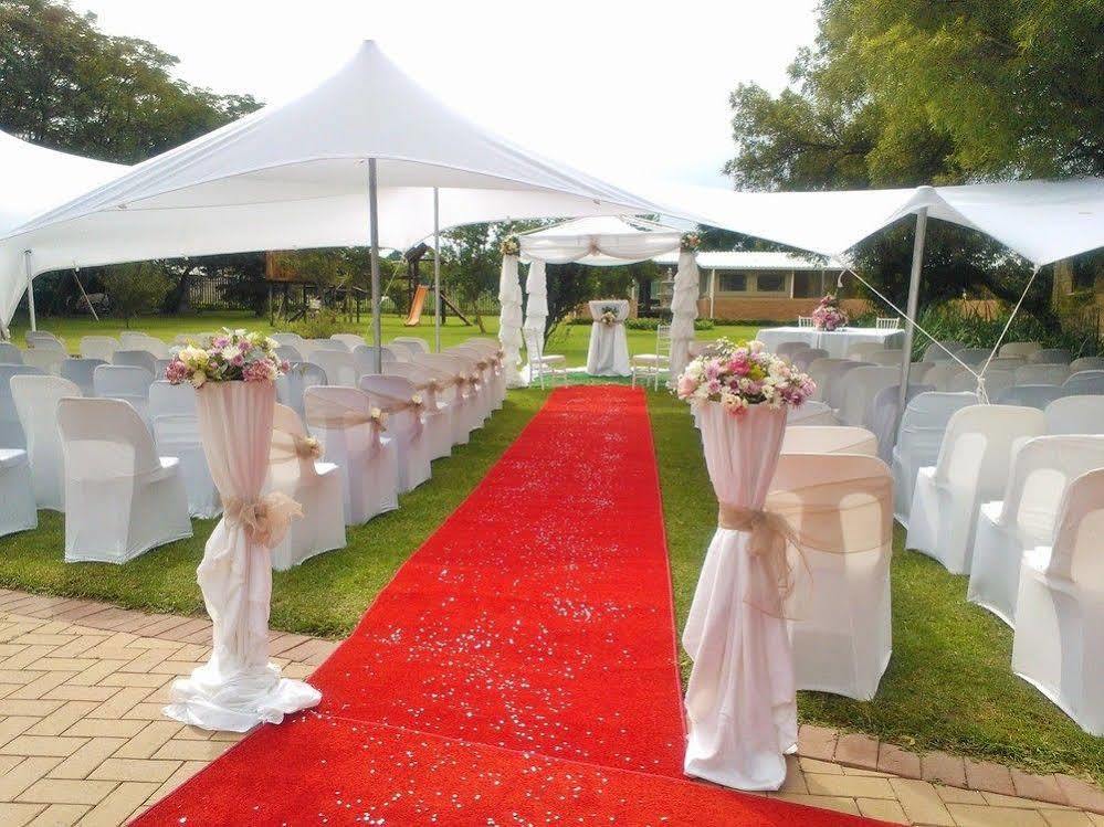 Hoyohoyo Chartwell Hotel 4*