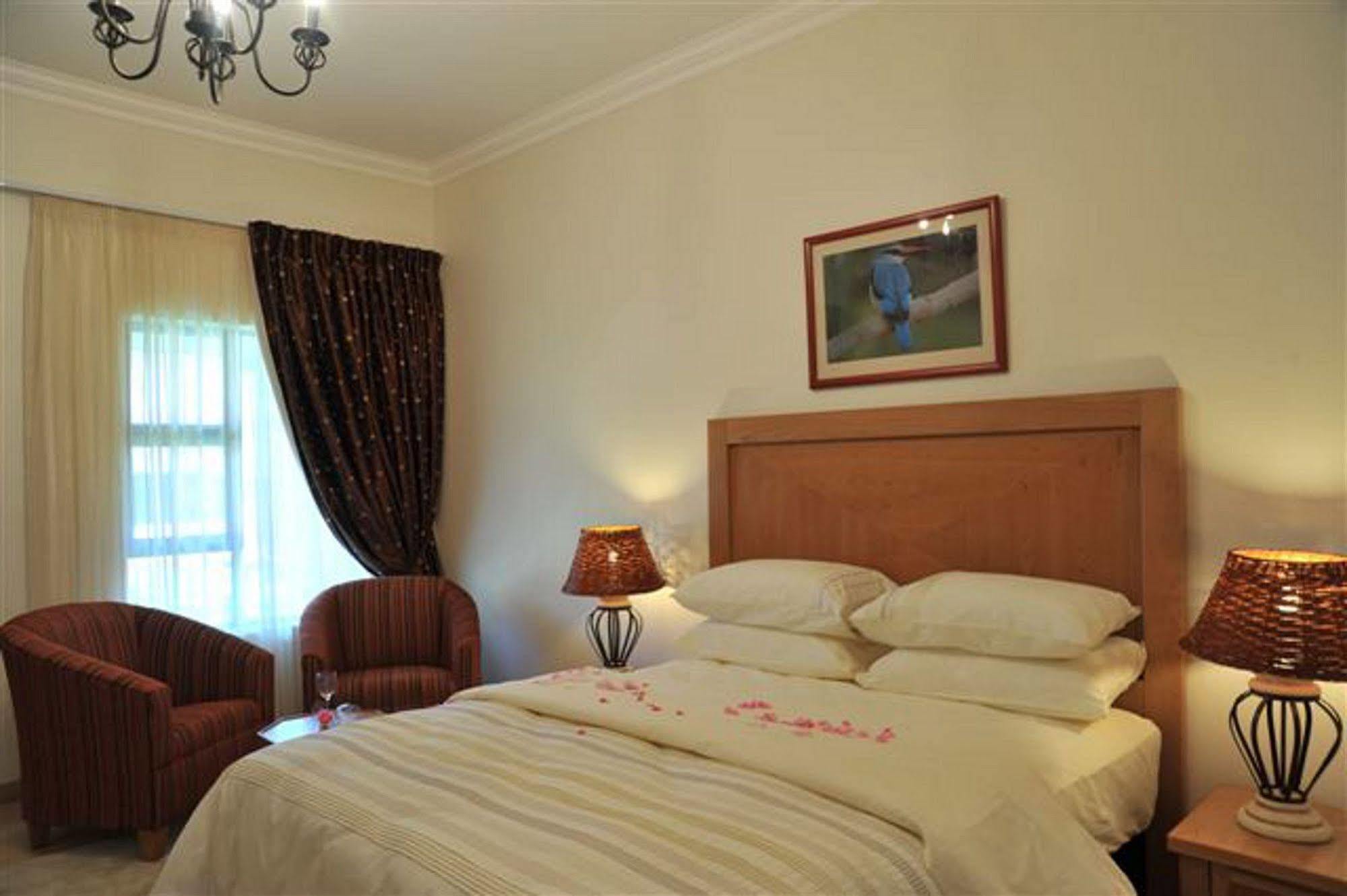 Hoyohoyo Chartwell Hotel Johannesburg