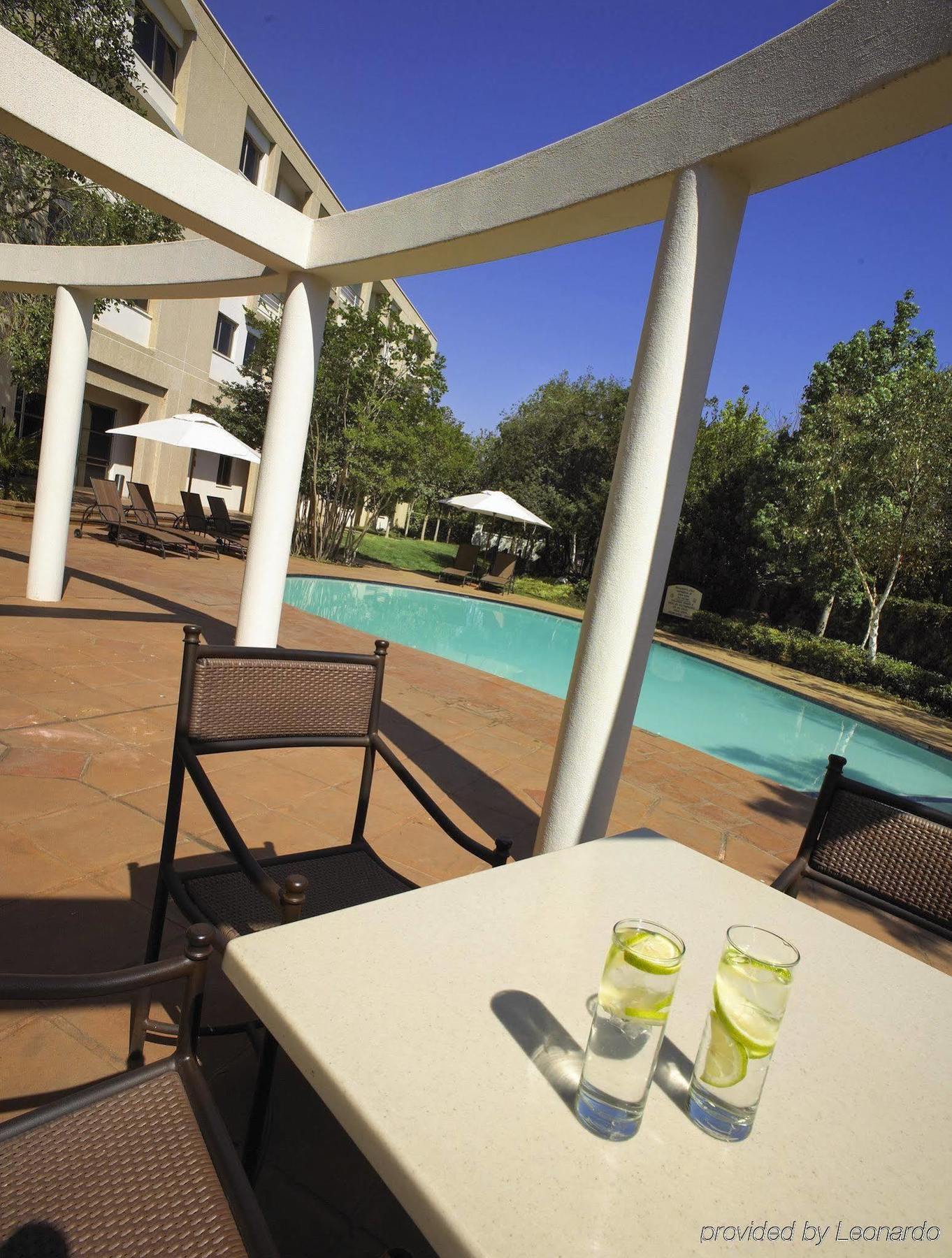 Garden Court Eastgate 3*