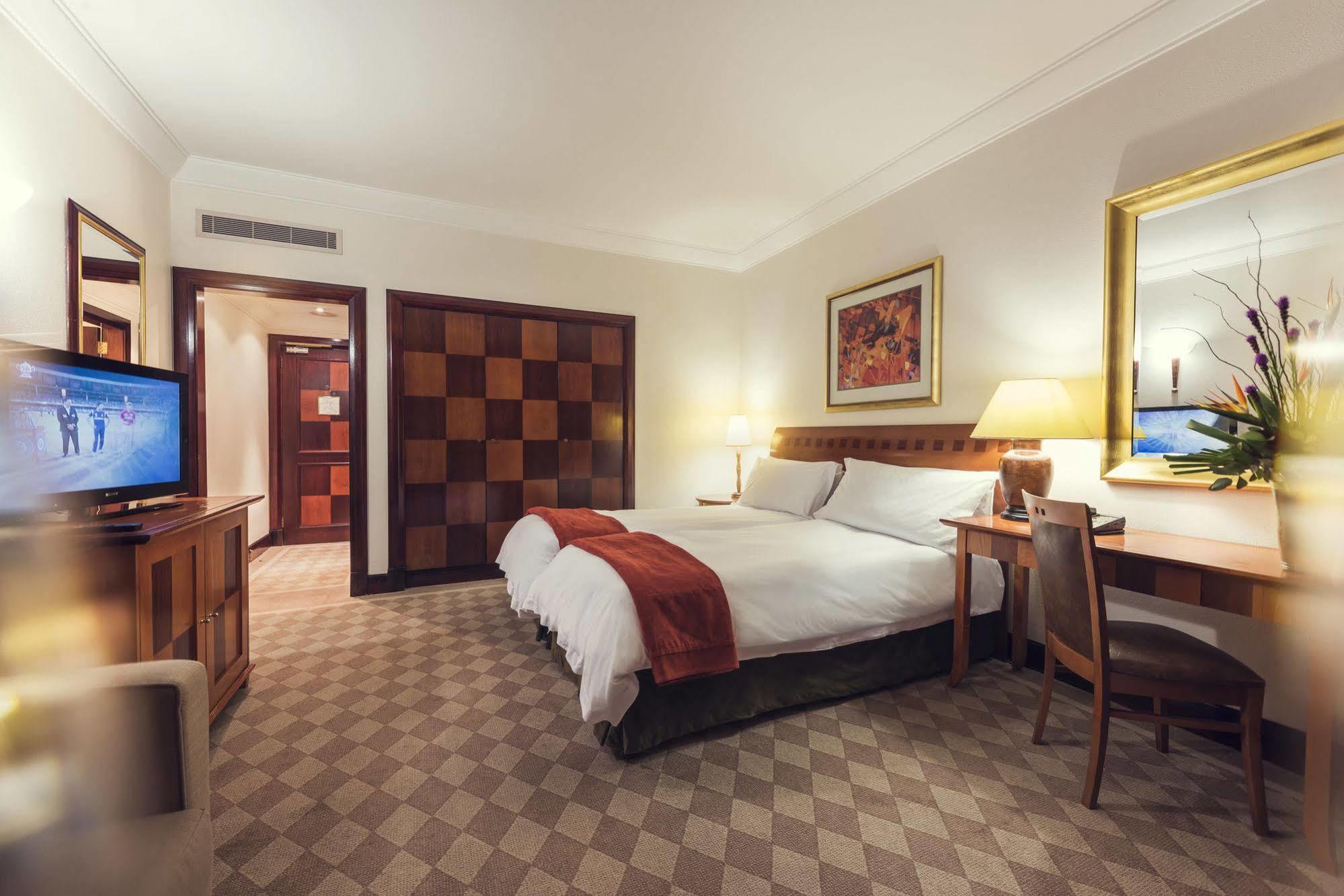 Carnival Club Hotel Johannesburg