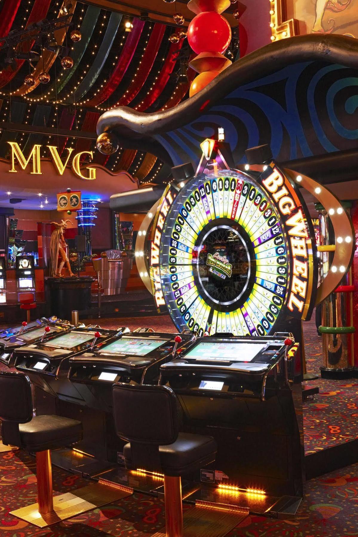 Hotel Carnival Club