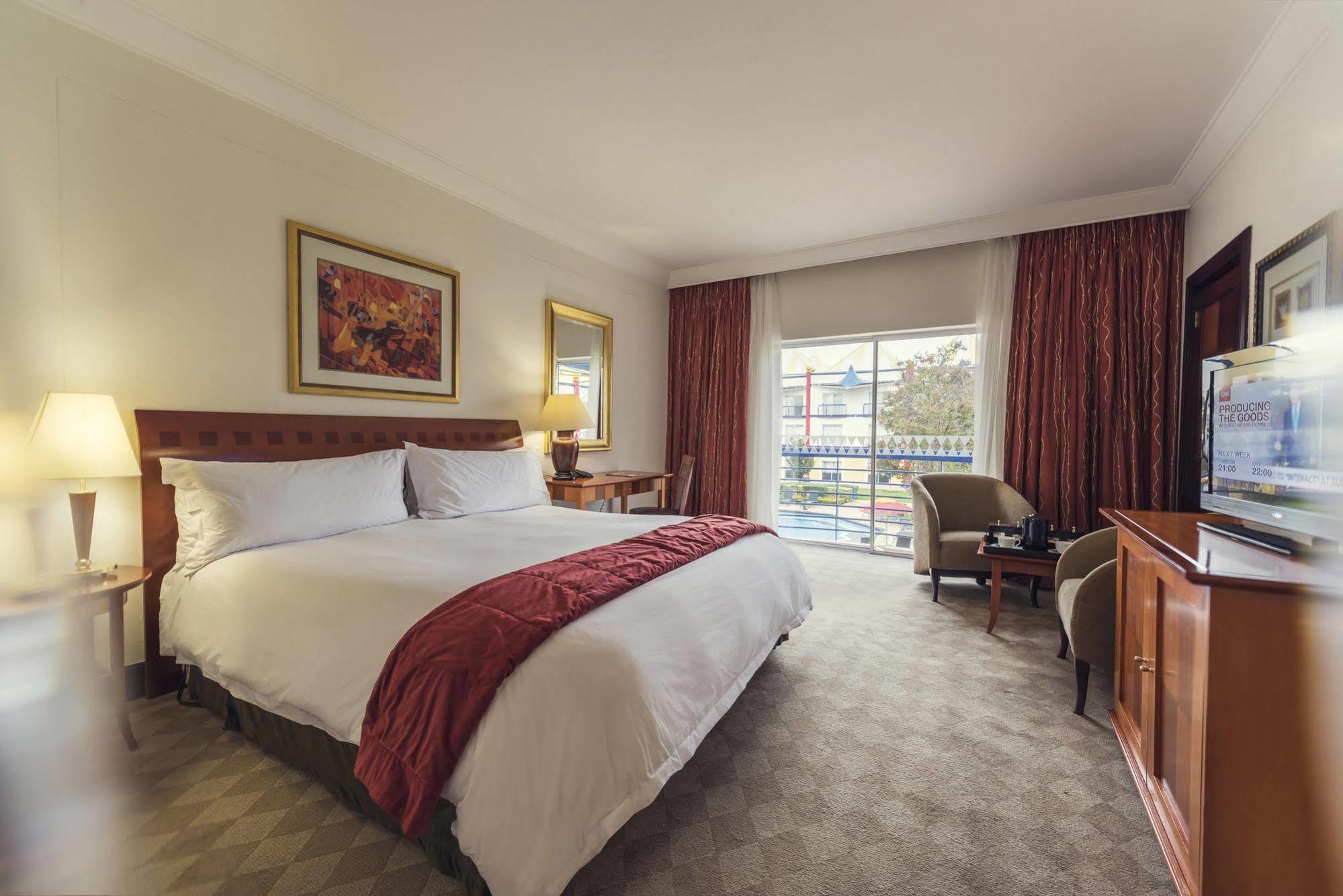Carnival Club Hotel