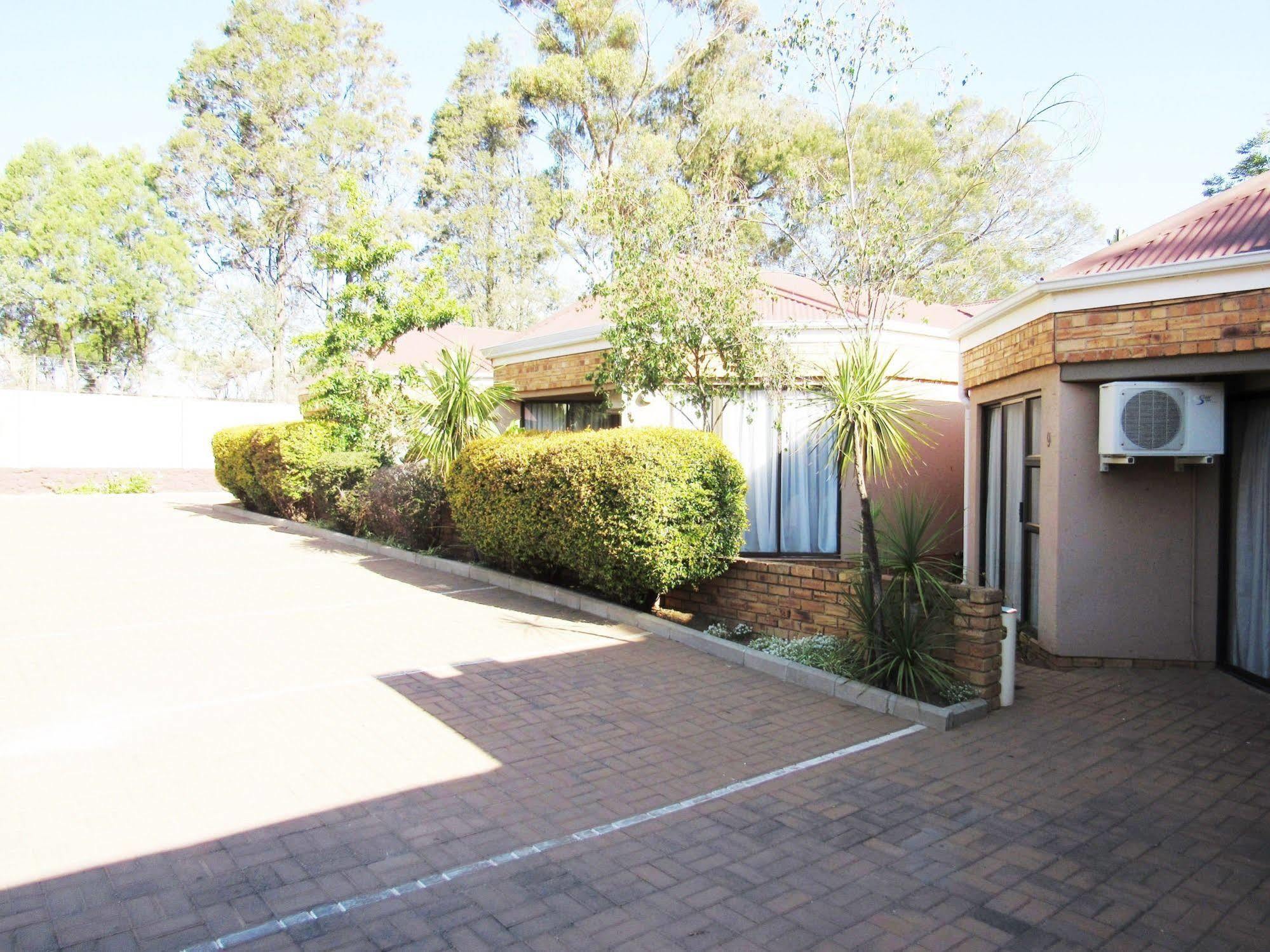 Fountain Hill 3*