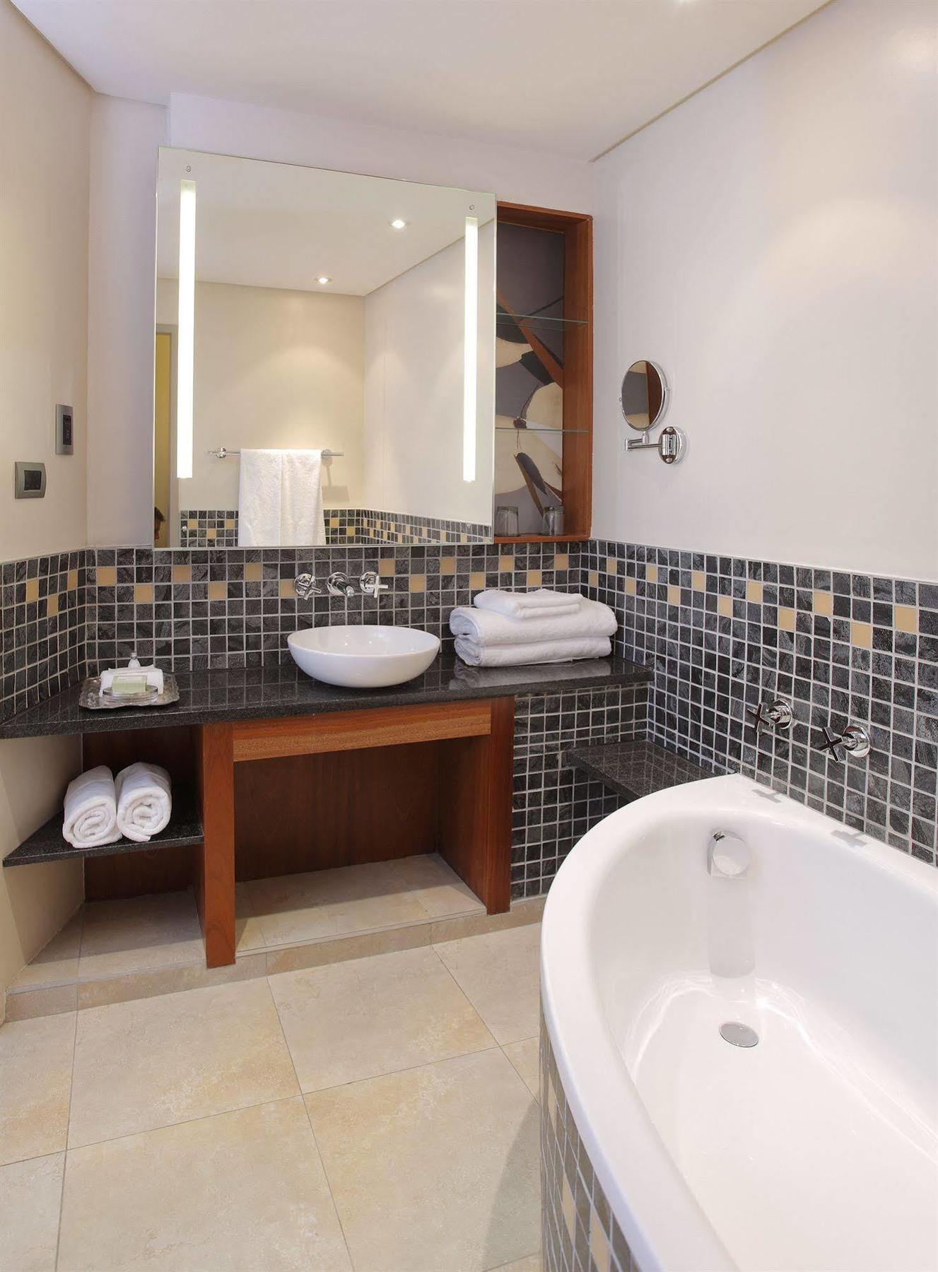 Hotel The Capital Moloko Johannesburg
