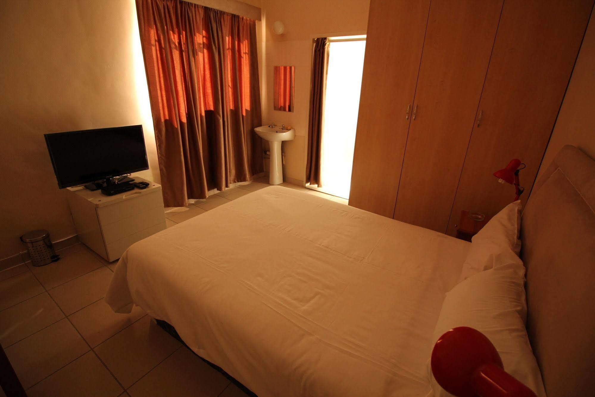 Troyeville 2* Johannesburg
