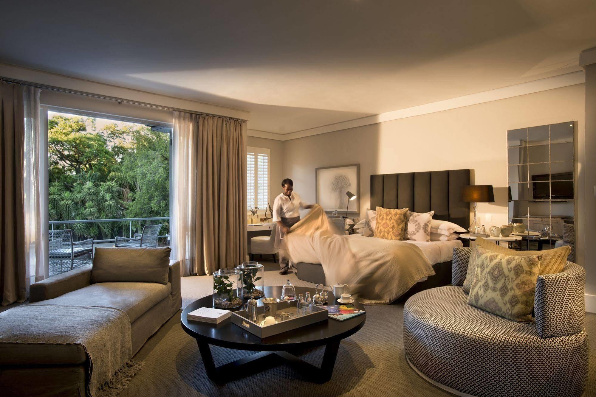 Atholplace & Hotel