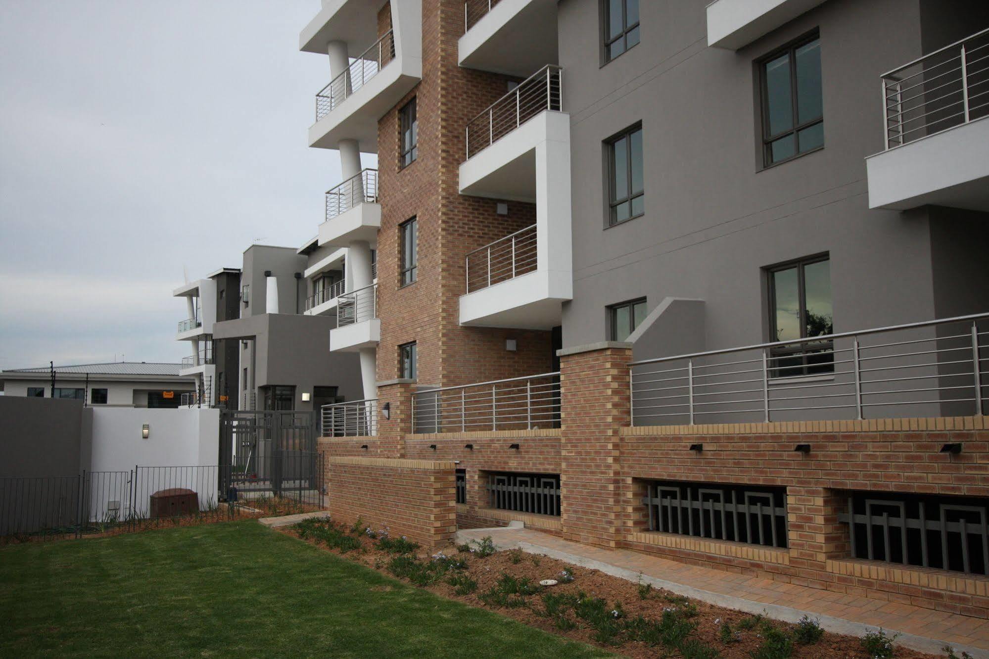 Cag The Hub Bryanston Apartment *