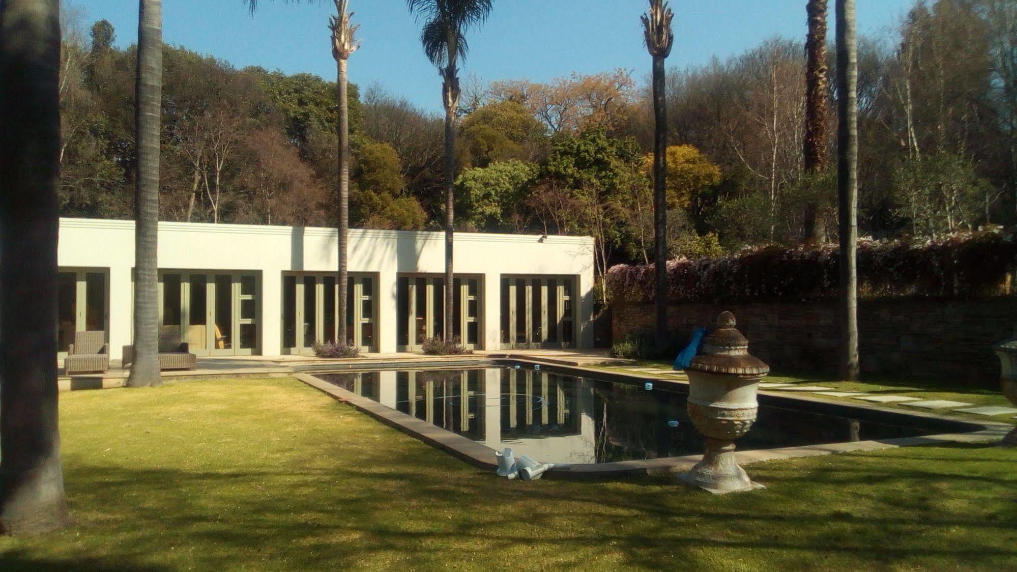 Hoeveld House 5*
