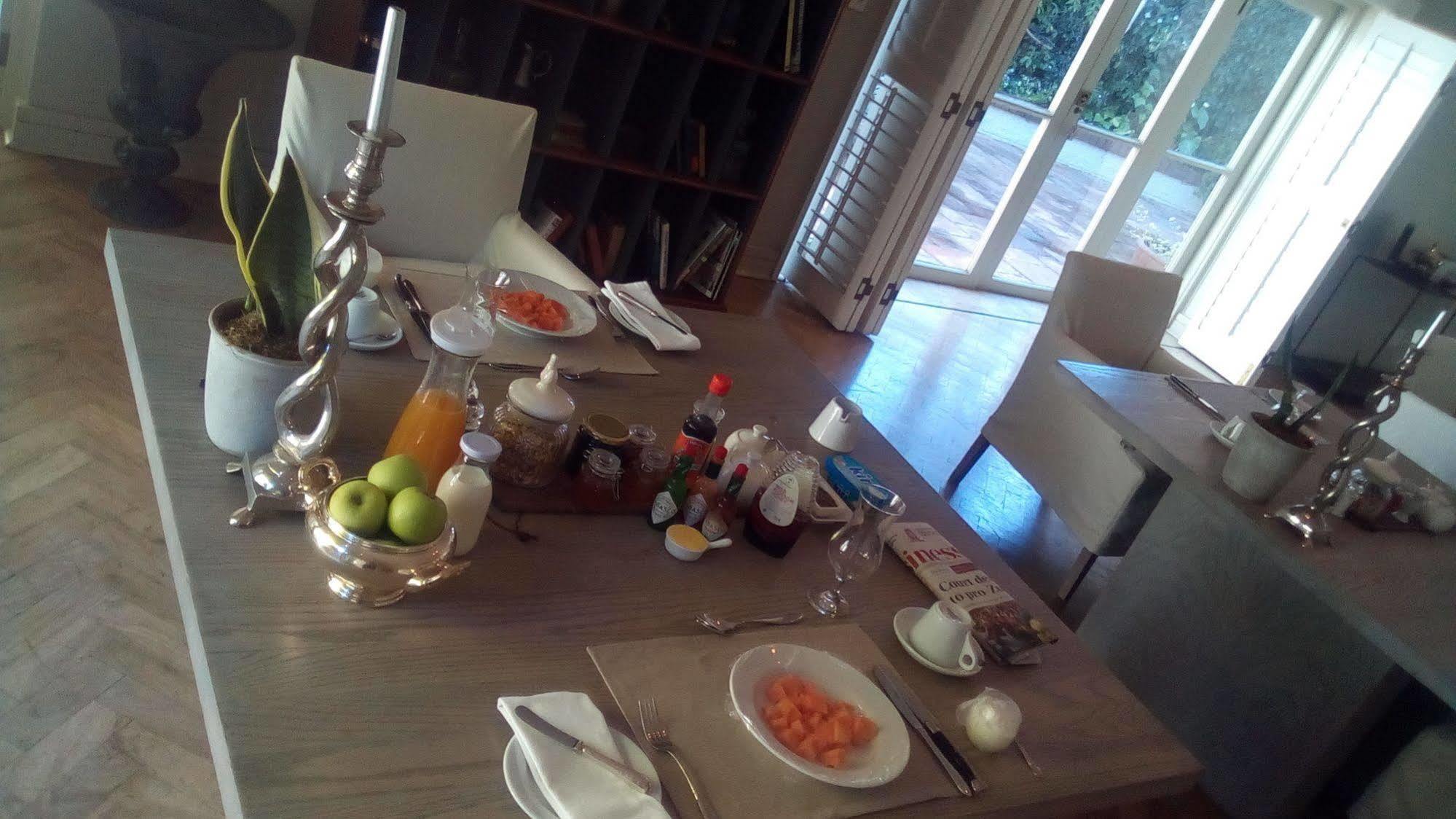 Hoeveld House Hotel