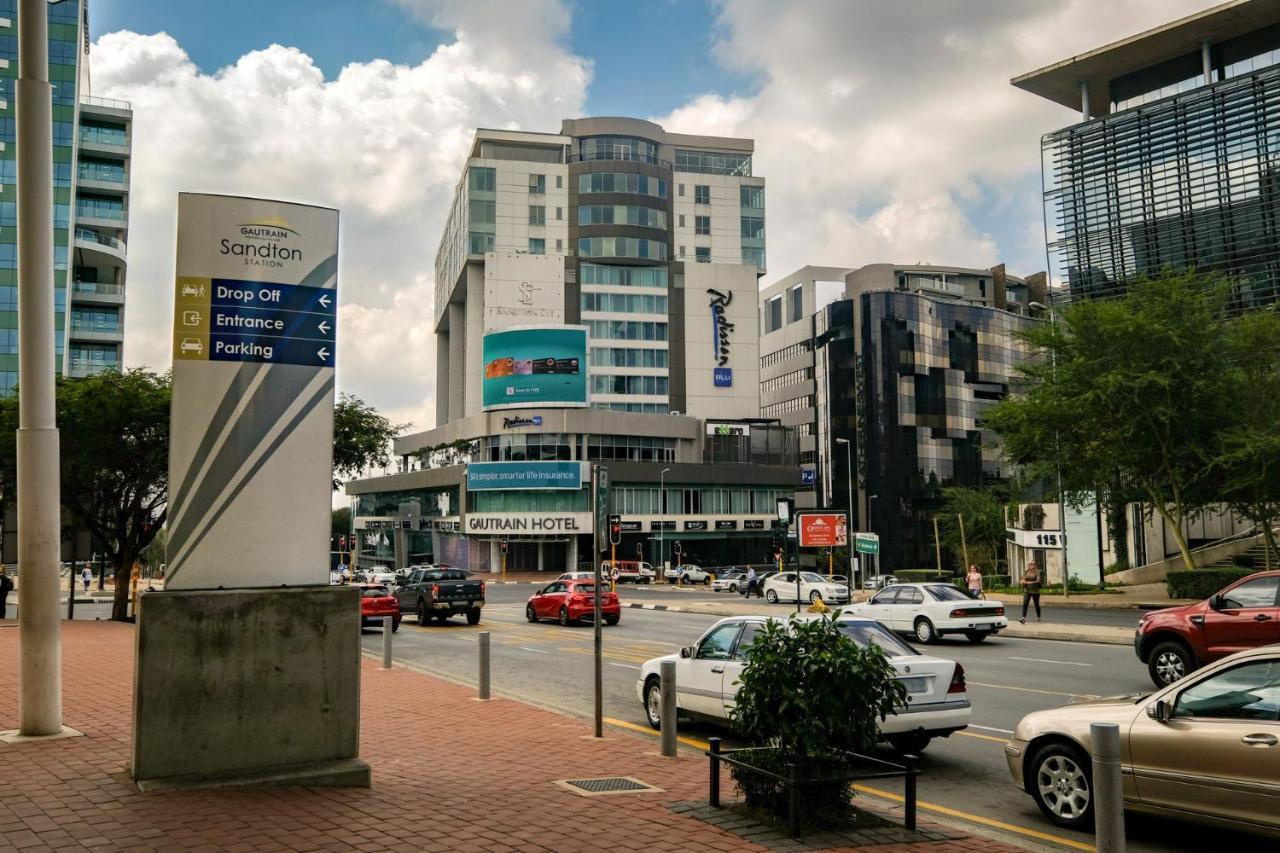 Radisson Blu Gautrain Hotel, Sandton 4*