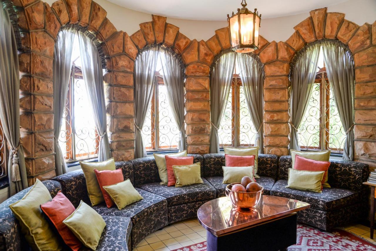 Northcliff Manor 4*