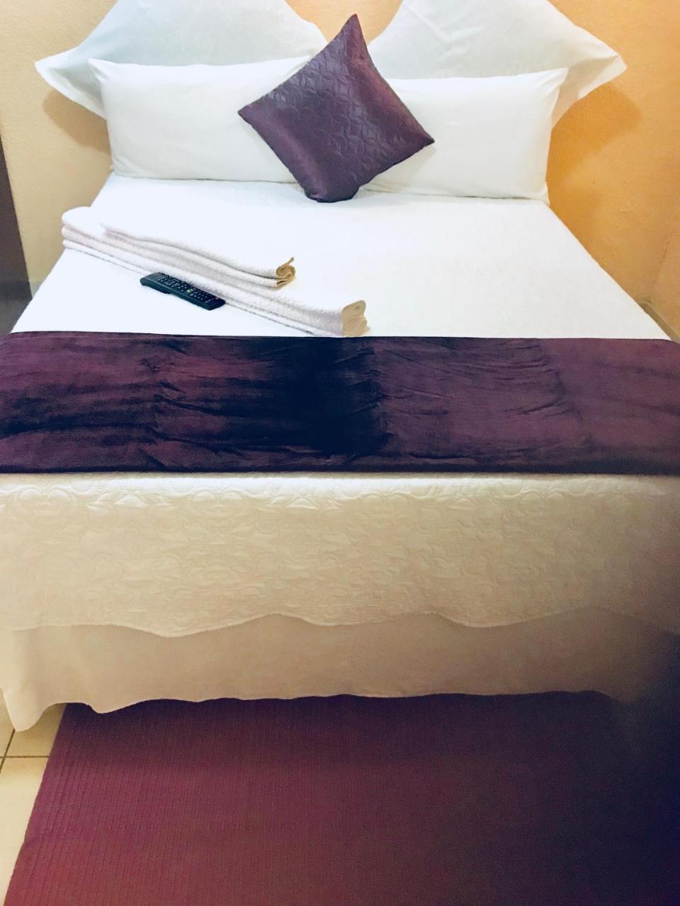 Leboss Guest Lodge