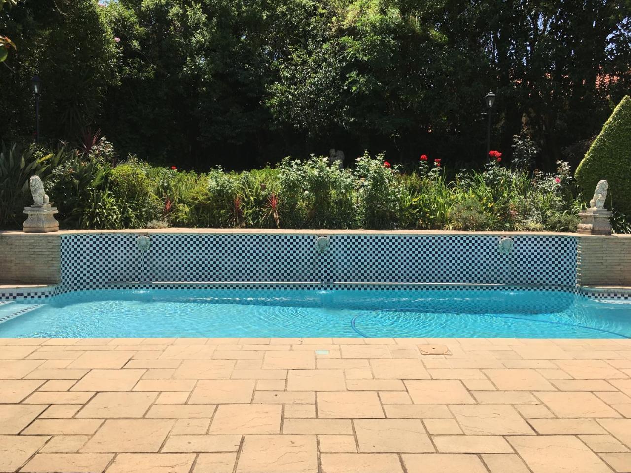 Peppertree Paulshof Jhb Solar No Loadshedding 3* Johannesburg