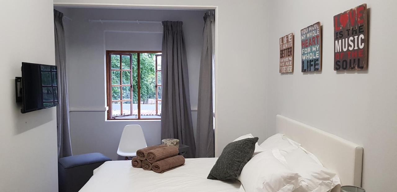 Houghton Skye * Johannesburg