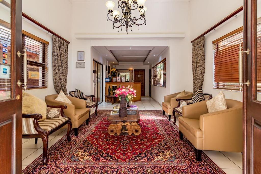Hotel Hoyohoyo Chartwell 4*