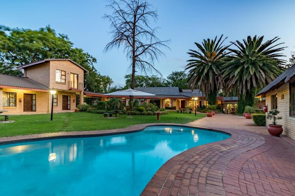 Hoyohoyo Chartwell Johannesburg